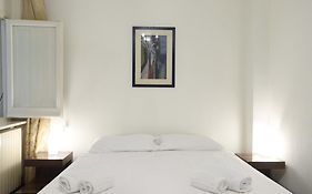 Clorinda'S Rooms